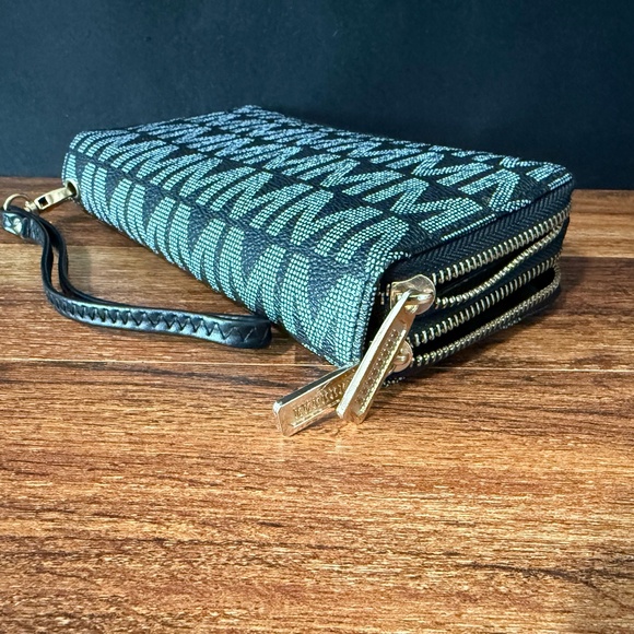 Wallet - Picture 13 of 15